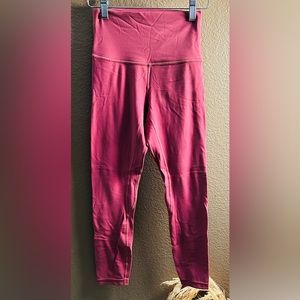 Lululemon leggings maroon color in great condition Aligns!!